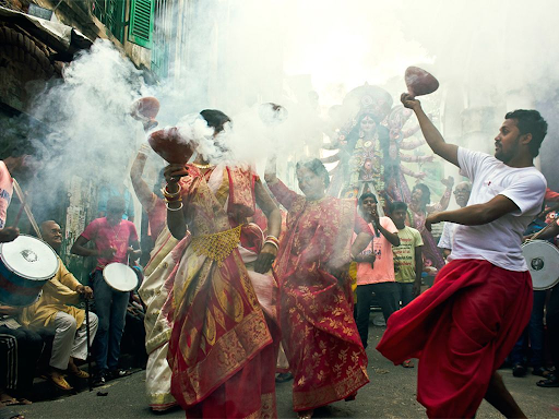 Dhunuchi naach